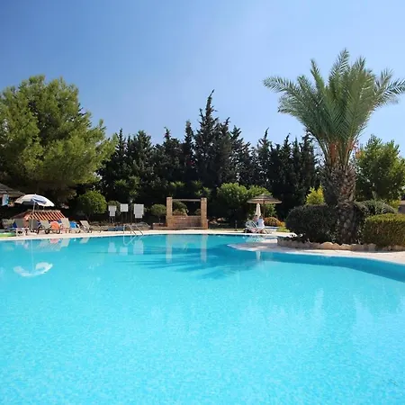 Limnaria Villas - Spacious 2 Bedroom Apartment Paphos